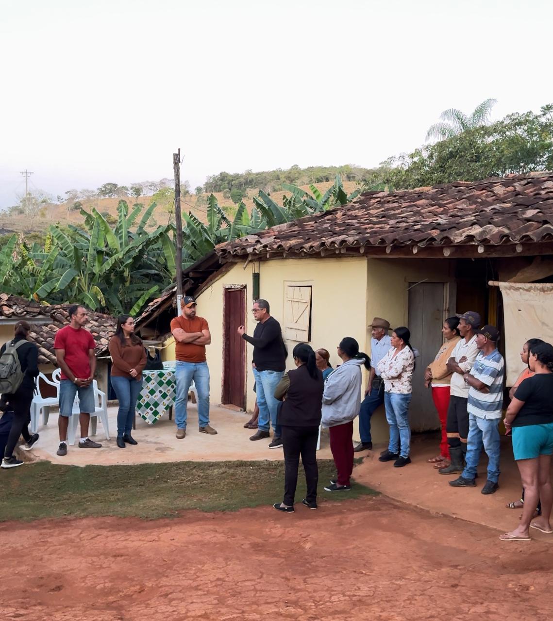 Leia mais sobre o artigo Equipe do Centro de Atendimento ao Cidadão visita comunidade de Cachoeira
