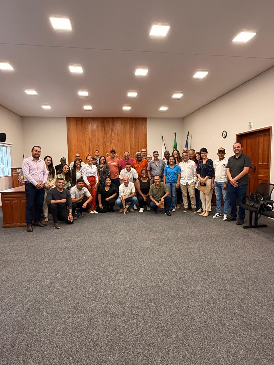 Leia mais sobre o artigo Deputado Estadual Gustavo Valadares visita a Câmara Municipal de Serro