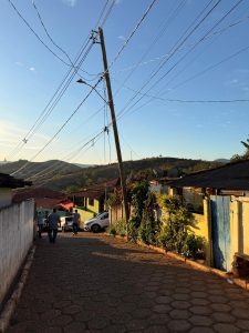 Leia mais sobre o artigo Vereadores realizaram visita técnica a diferentes bairros da cidade, acompanhados do responsável técnico da CEMIG.